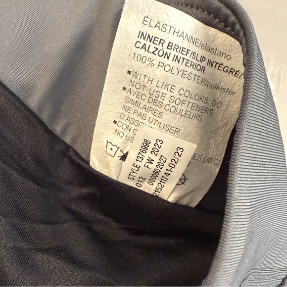 Women’s Under Armour Gray 9 inch inseam Athletic Shorts Lightweight size large - Picture 6 of 6